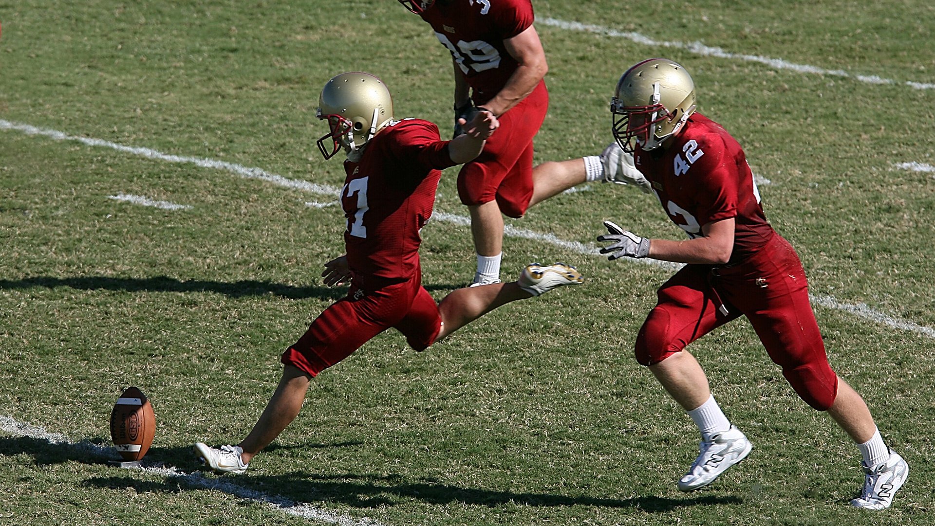 布莱顿防守坚固，海鸥军团全力保住欧战席位，布莱顿海滩